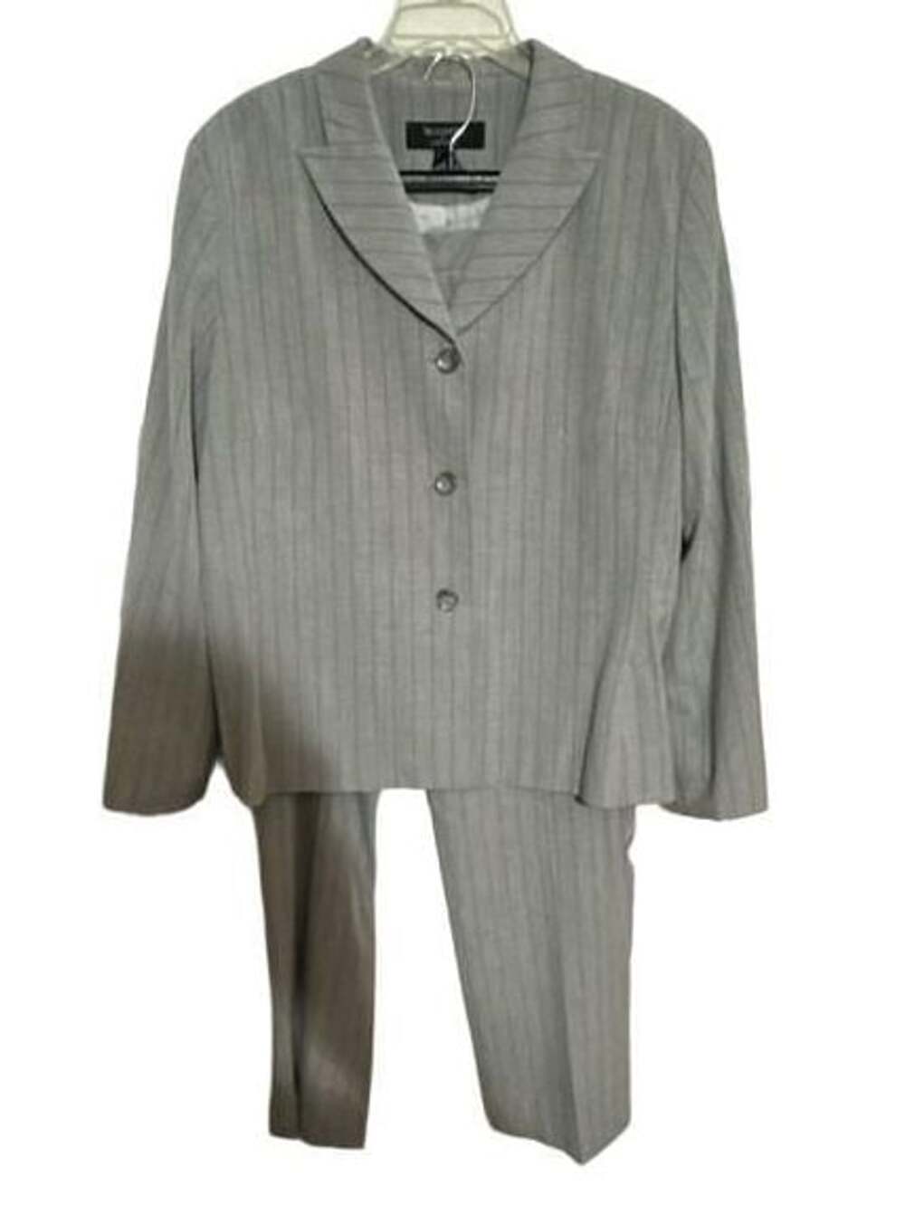 Signature by Larry Levine Gray Pinstripe 2 Piece Pant Suit Size 18
